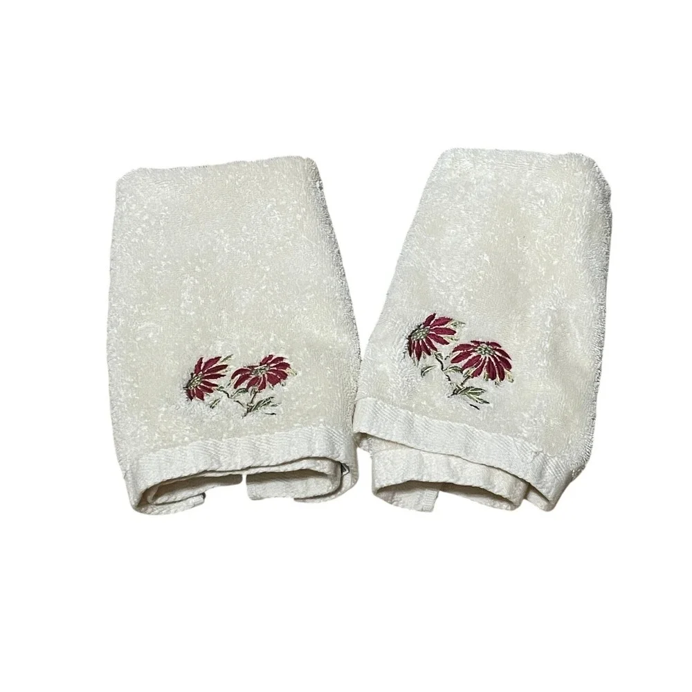 VTG Trousseau Cream Embroidered Floral Hand Towel Set of 2 Burgundy Green Floral